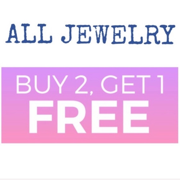 ❣️ Geometric Triangle Acrylic Tortoise Earrings - Picture 5 of 5